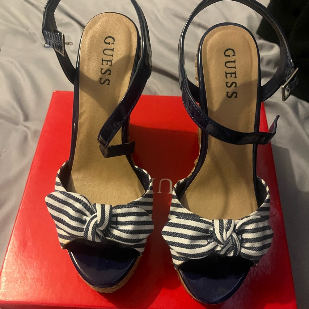 Guess womens shoes sz 7